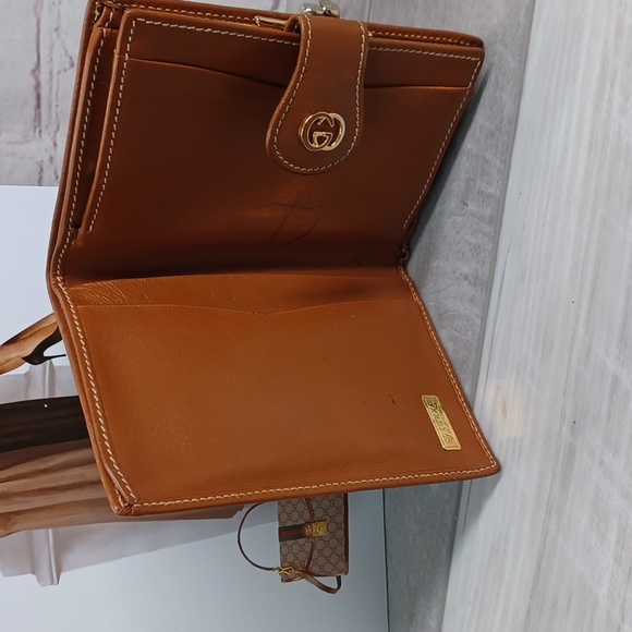 Vintage Gucci Wallet - Picture 4 of 11